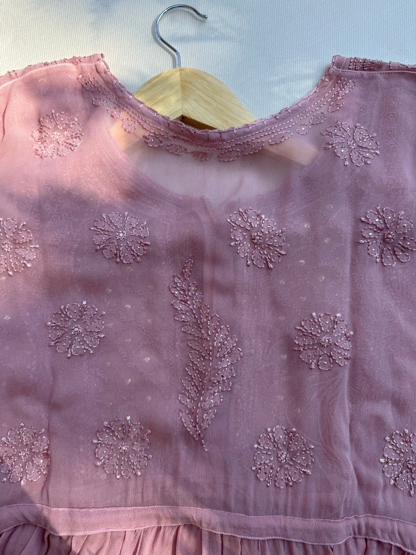 VISCOSE GEORGETTE MUKAISH CHIKANKARI SHORT KURTA