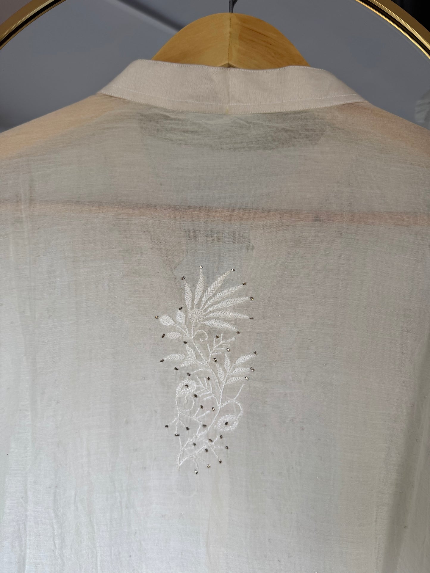 NURA CHIKANKARI MUL CHANDERI MUKAISH TOP- WHITE