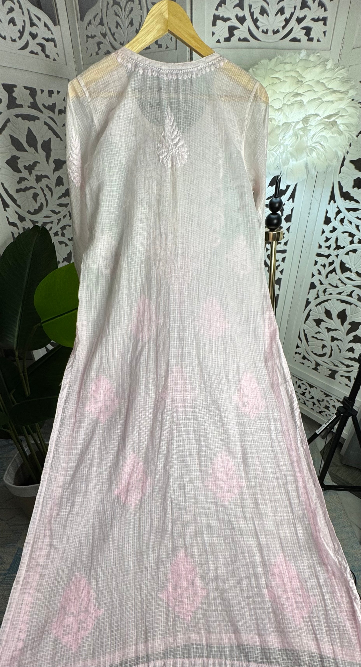KOTA SOFT COTTON CHIKANKARI KURTA- BABY PINK OMBRE