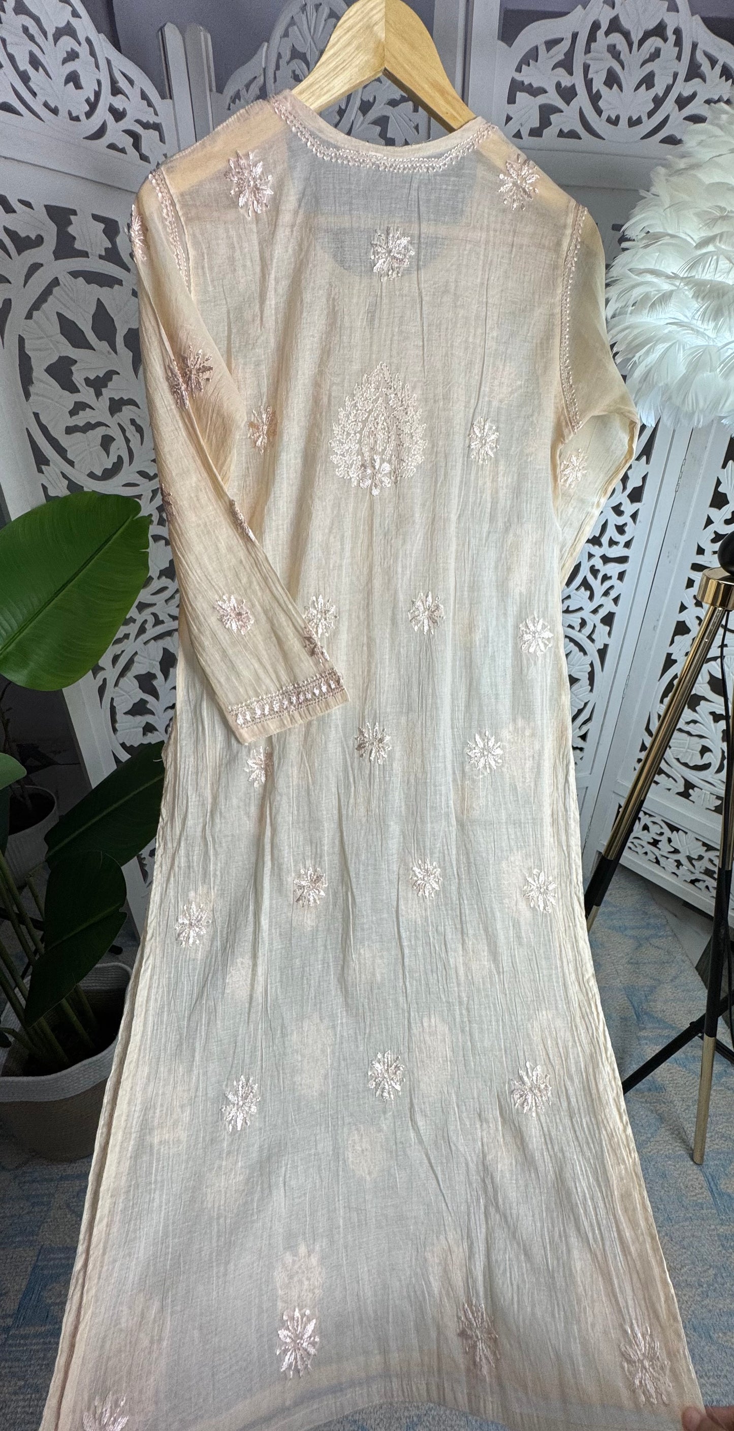 MUL CHANDERI RESHAM CHIKANKARI KURTA- PEACH